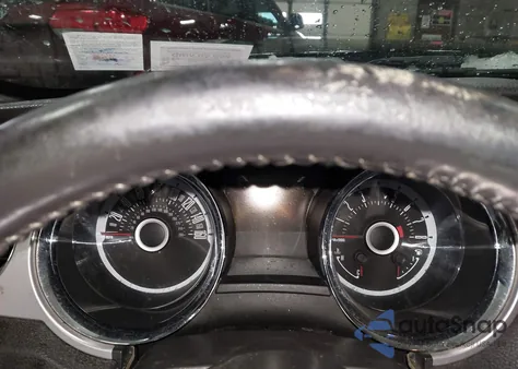 2013 Ford Mustang Gt Premium z USA, uszkodzony, nr VIN 1ZVBP8CF1D5235810